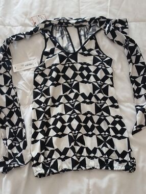 Bisou Bisou Black & White Geometric Tank with Tie-Shoulder